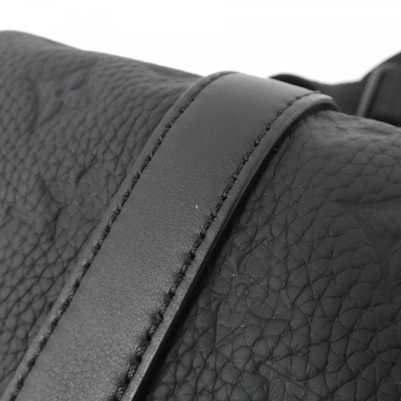 Louis Vuitton Taurillon Monogram Keepall Bandouliere 25 cm Boston — view 2