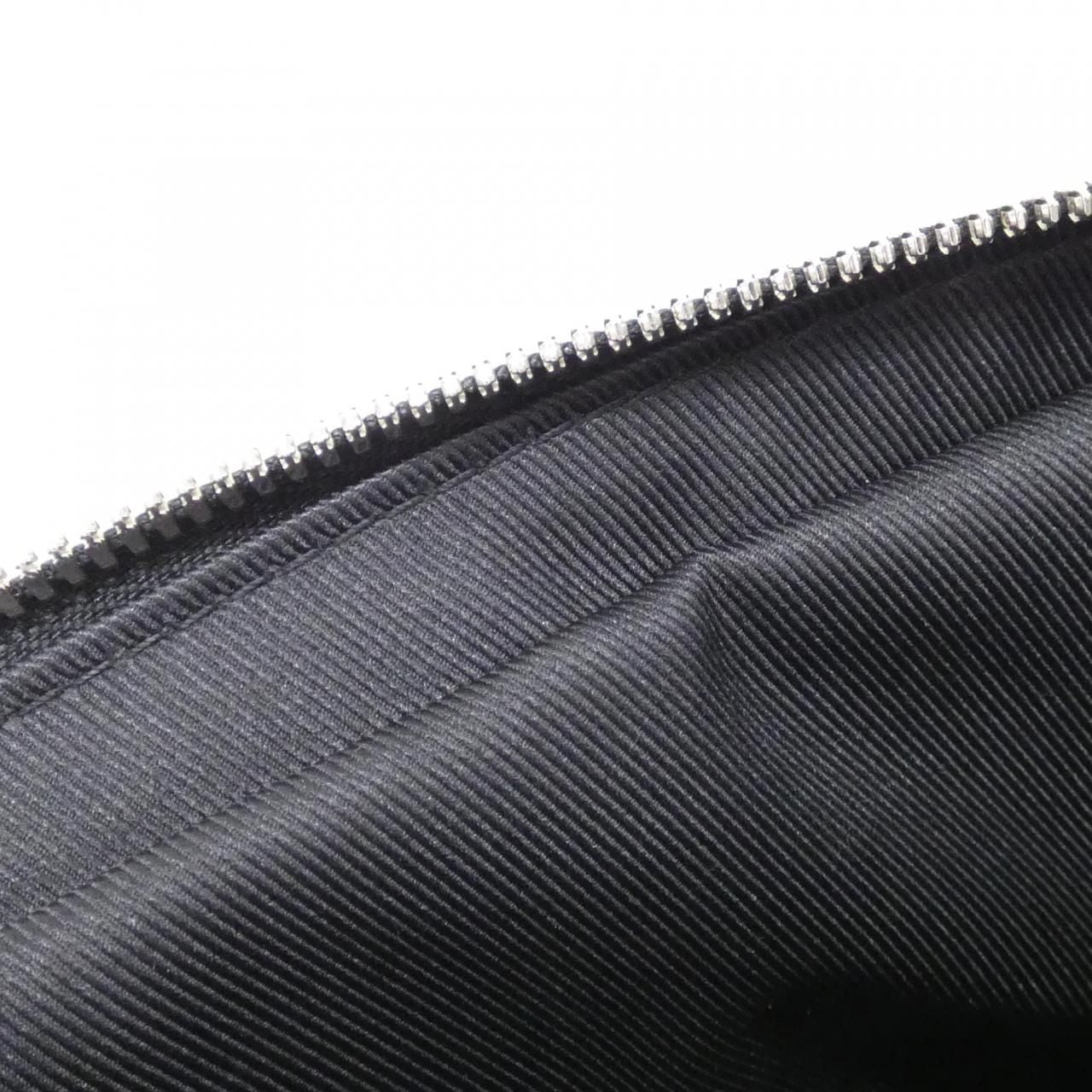 Louis Vuitton Taiga Llama Outdoor Messenger PM Shoulder — view 7