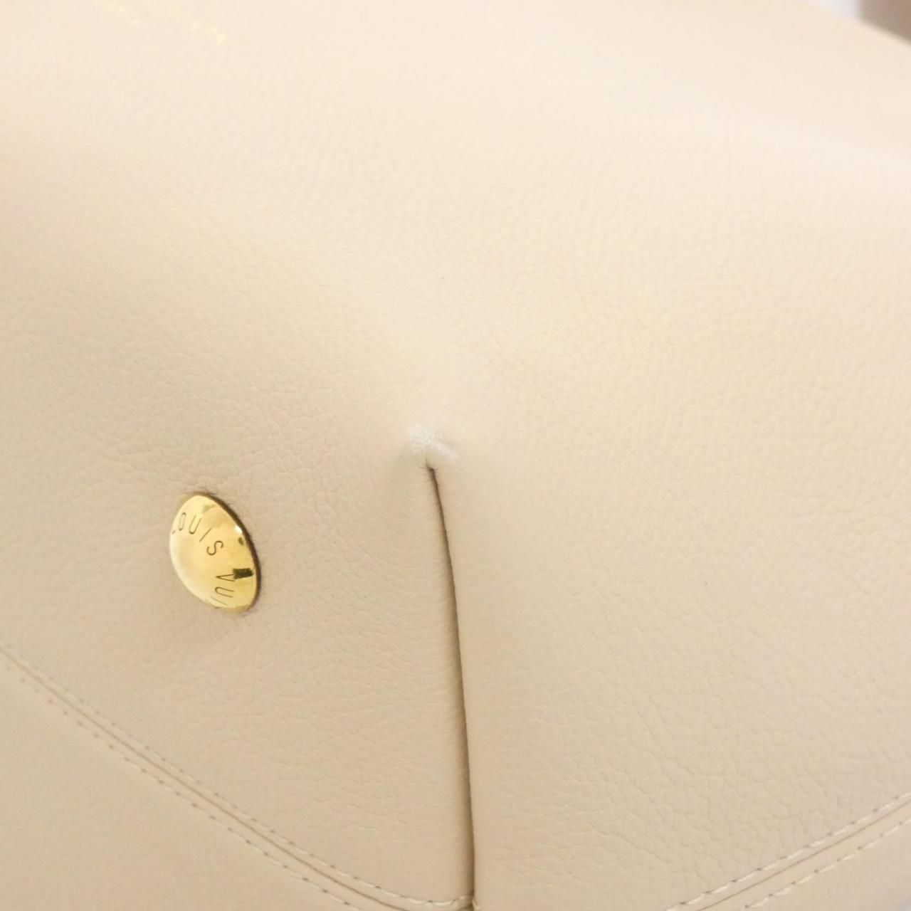 Louis Vuitton Lowkey Hobo PM Shoulder — view 3