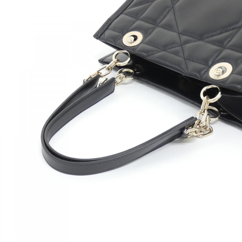 Dior Essential Small — view 5