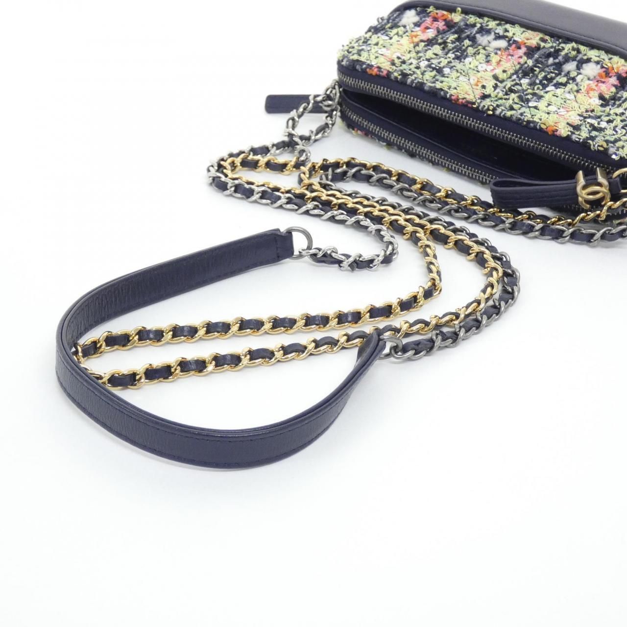 Chanel Gabrielle Line Shoulder — view 5