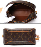 Louis Vuitton Shoulder Bag / Crossbody / Blois Monogram / — view 4
