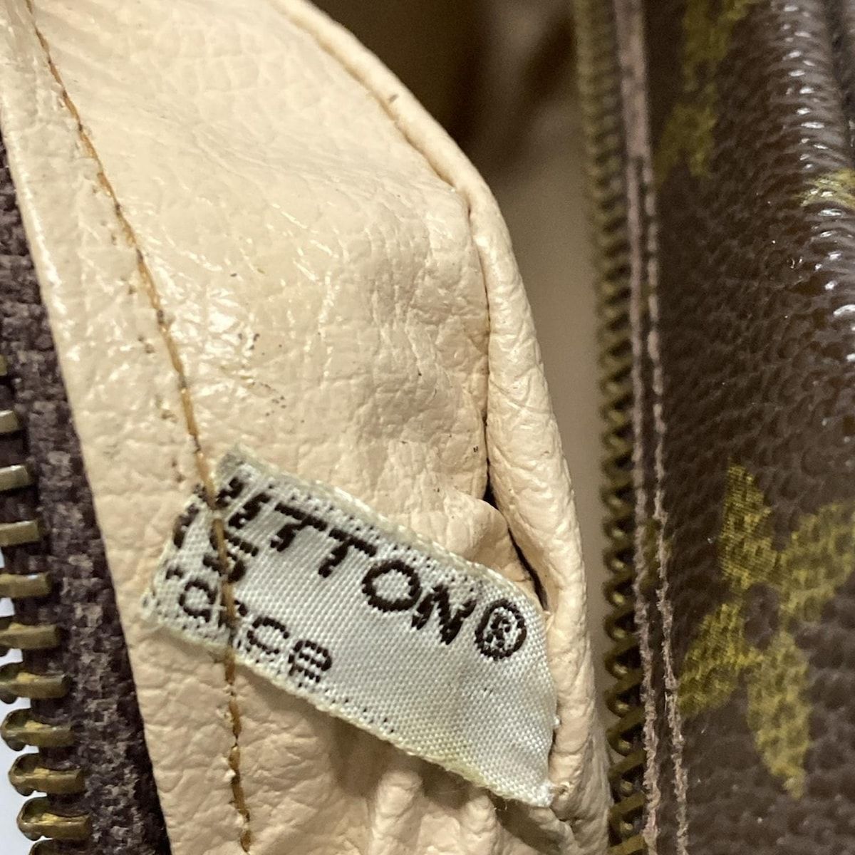 Louis Vuitton Pouch Monogram Trousse Toilette 23 — view 5