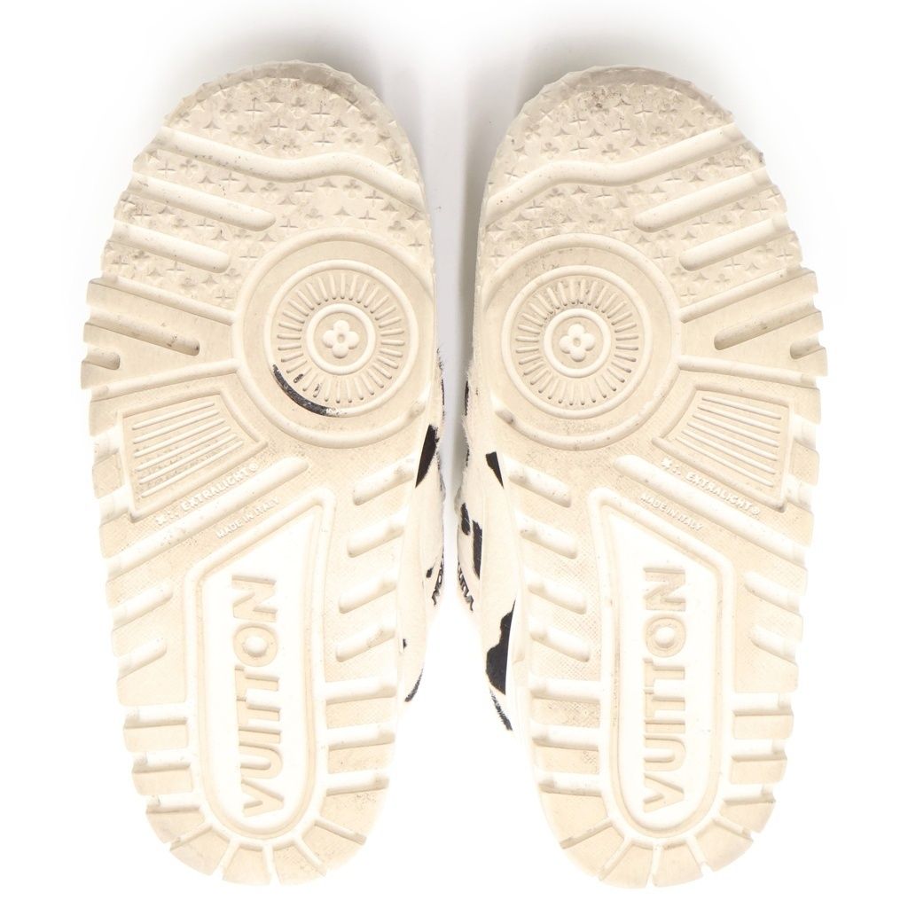Louis Vuitton LV Trainer Maxi Low Cut Sneakers White — view 5
