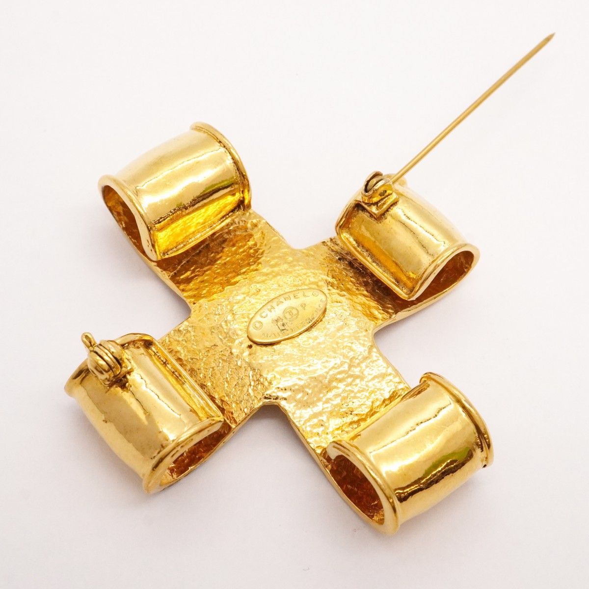 Chanel Brooch Vintage CC Logo Gold Plated — view 6