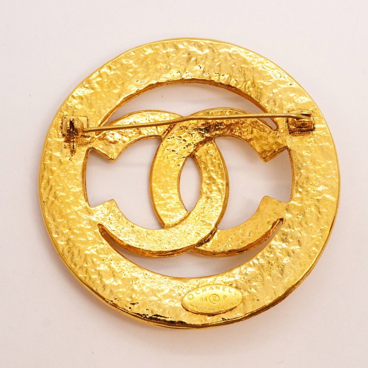 Chanel Brooch Vintage CC Logo Round — view 5
