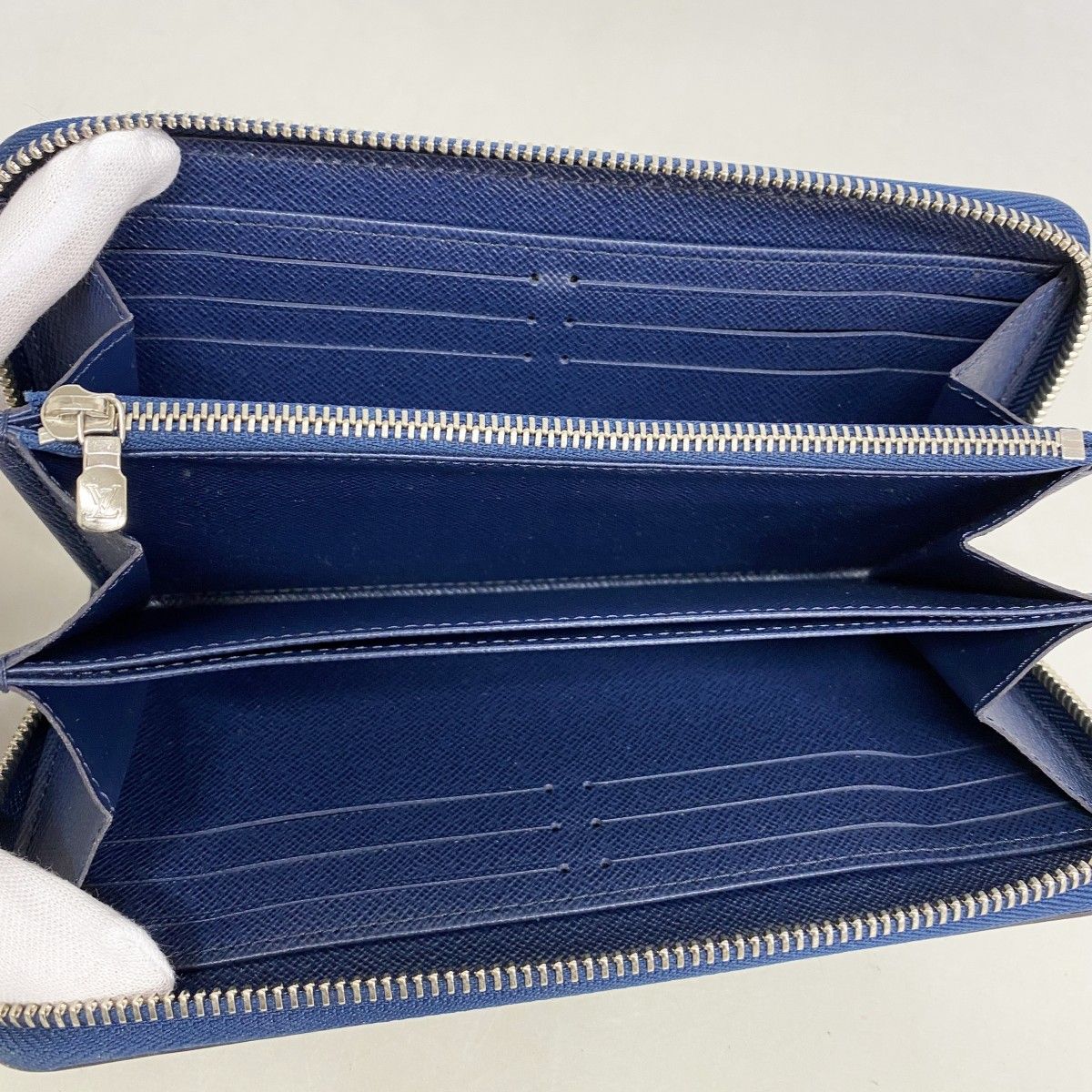 Louis Vuitton Wallet Epi Zippy Andigo Blue — view 3