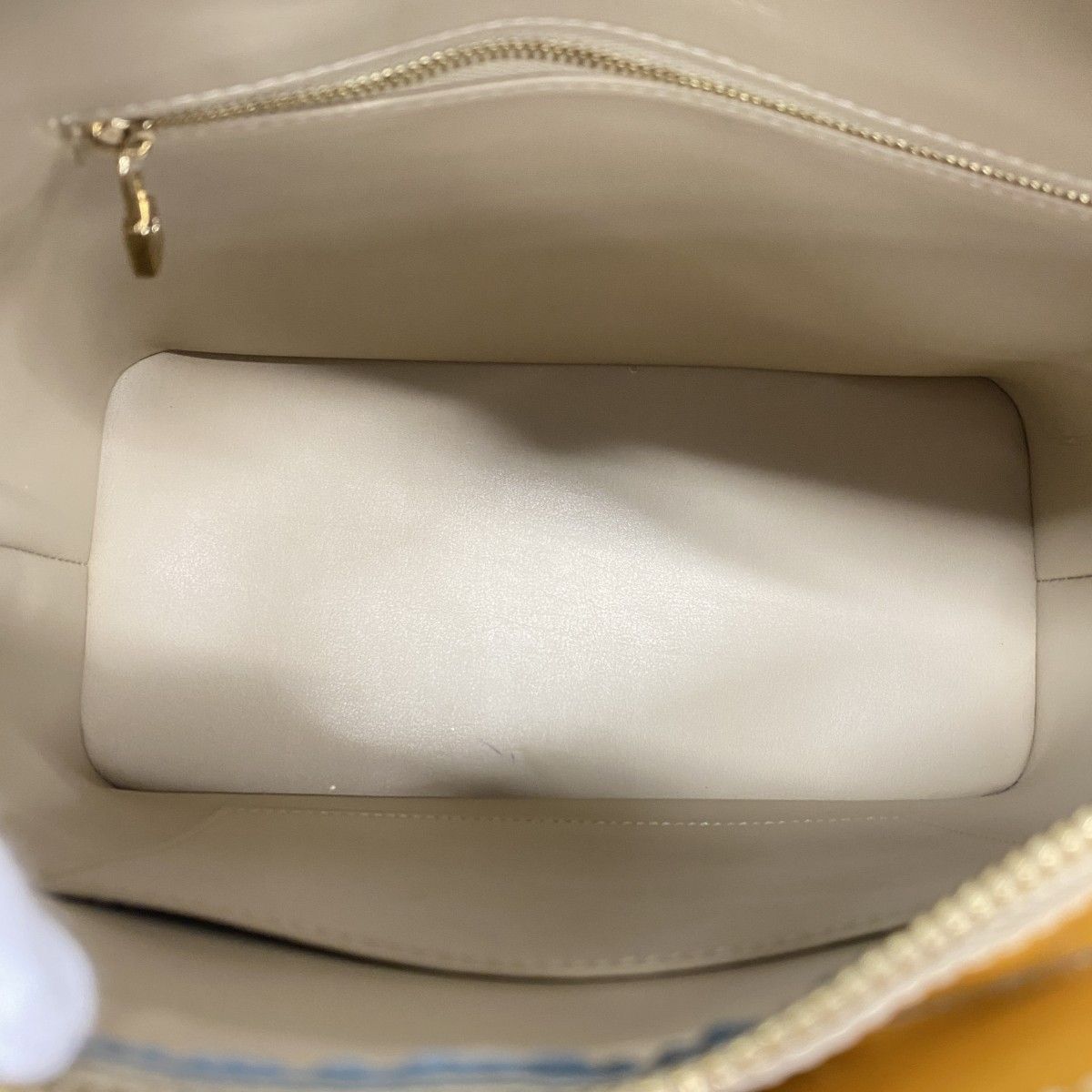 Louis Vuitton Tote Vernis Houston Beige — view 4