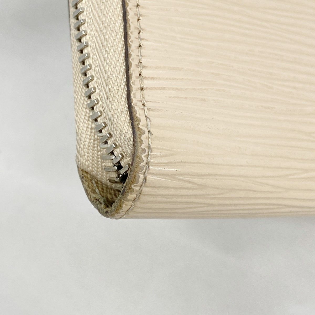 Louis Vuitton Wallet Epi Zippy Galle — view 5