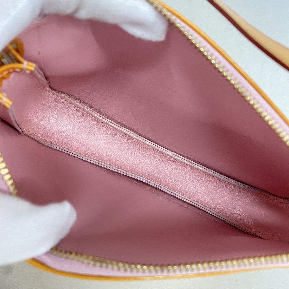 Louis Vuitton Pouch Vernis Lexington Marshmallow Pink — view 4