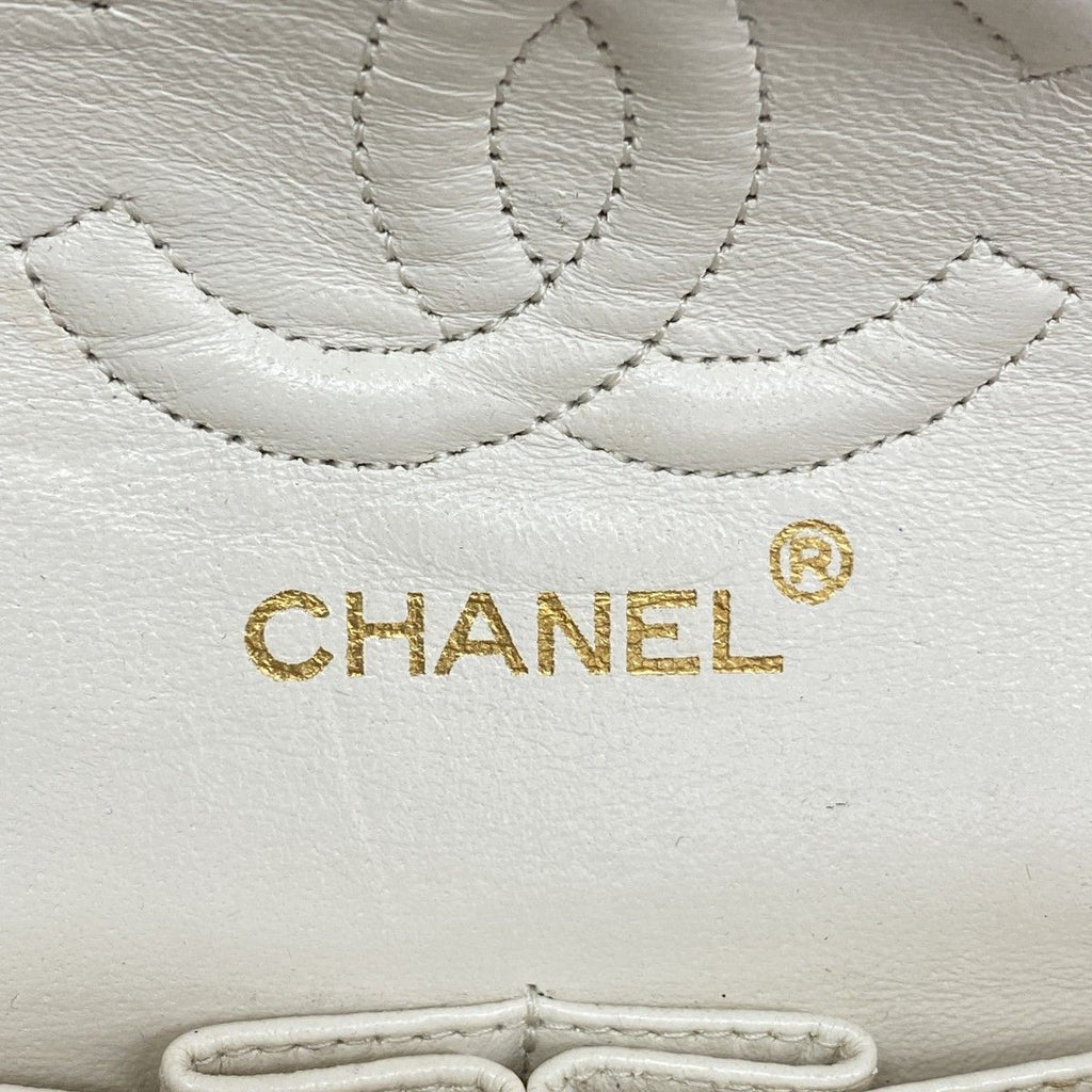 Chanel Shoulder Bag Quilted Lambskin White Gold — view 5
