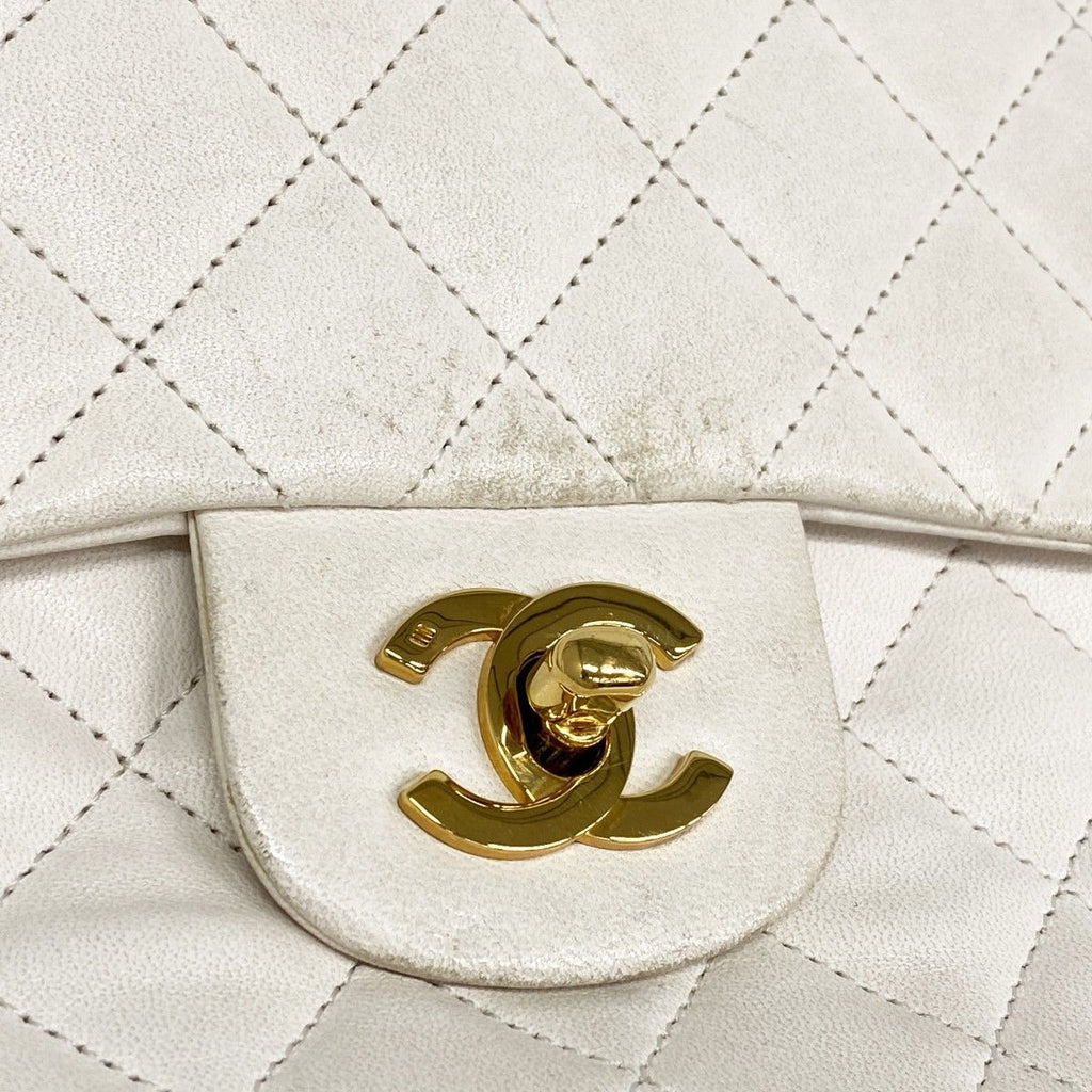Chanel Shoulder Bag Quilted Lambskin White Gold — view 7