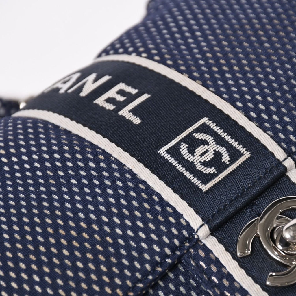 Chanel Sports Line Mesh Chain Shoulder Bag Fabric CC Logo CC Turnlock Navy — view 7