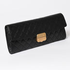 Chanel Metiers D'art Collection Clutch CC Logo Aged Calfskin Black — view 3
