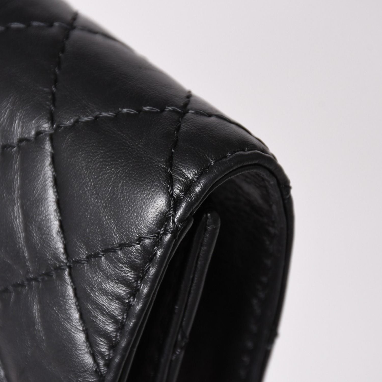 Chanel Metiers D'art Collection Clutch CC Logo Aged Calfskin Black — view 6