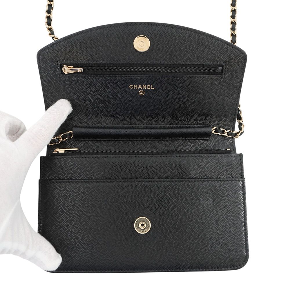 Chanel Chain Wallet CC Logo Caviar Leather Black — view 5