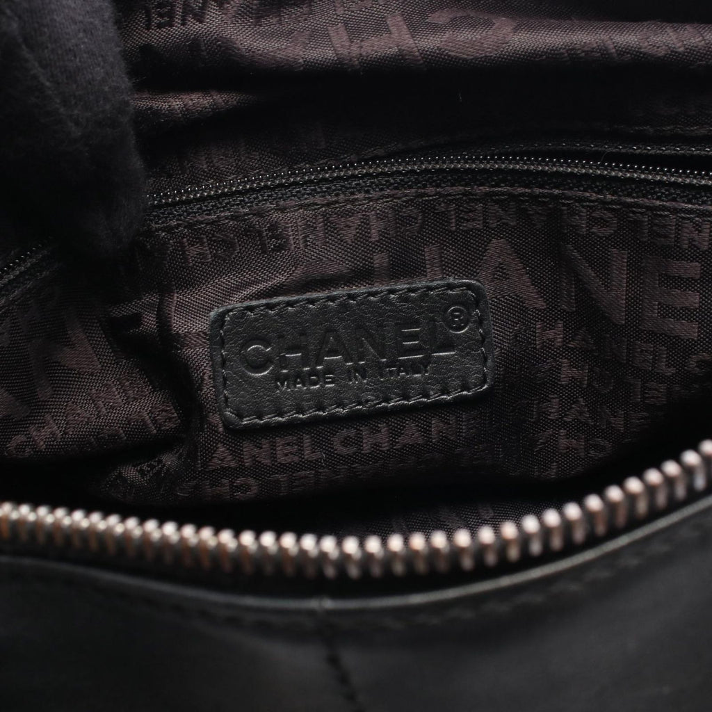 Chanel Tote Choco Bar Black Lambskin Mini — view 4