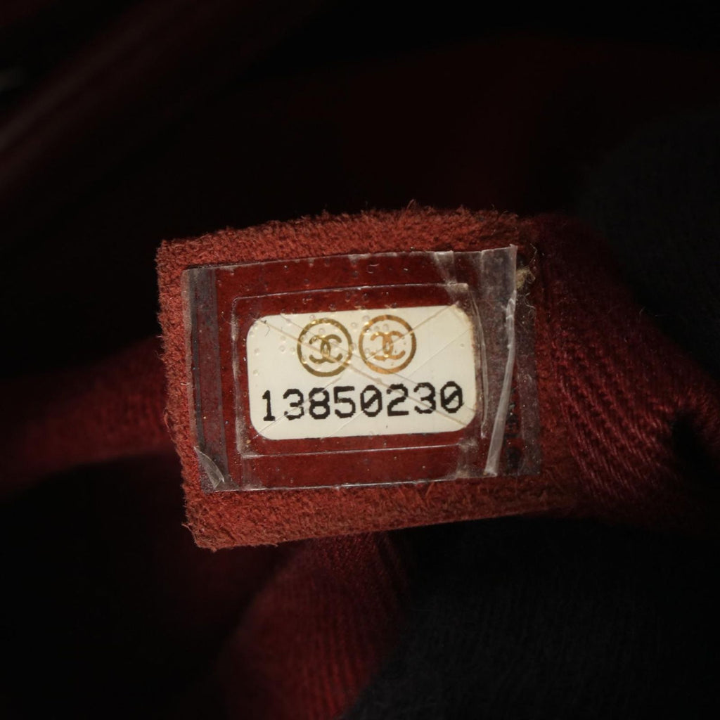 Chanel Tote Quilted CC Logo Chain Bordeaux Calf — view 5