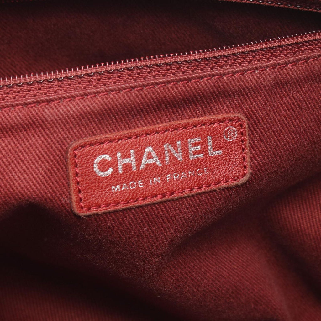 Chanel Tote Quilted CC Logo Chain Bordeaux Calf — view 4
