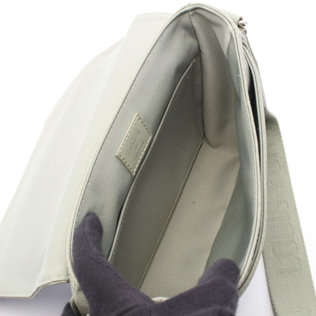 Louis Vuitton Shoulder Bag District PM Khaki Green Canvas Leather — view 3