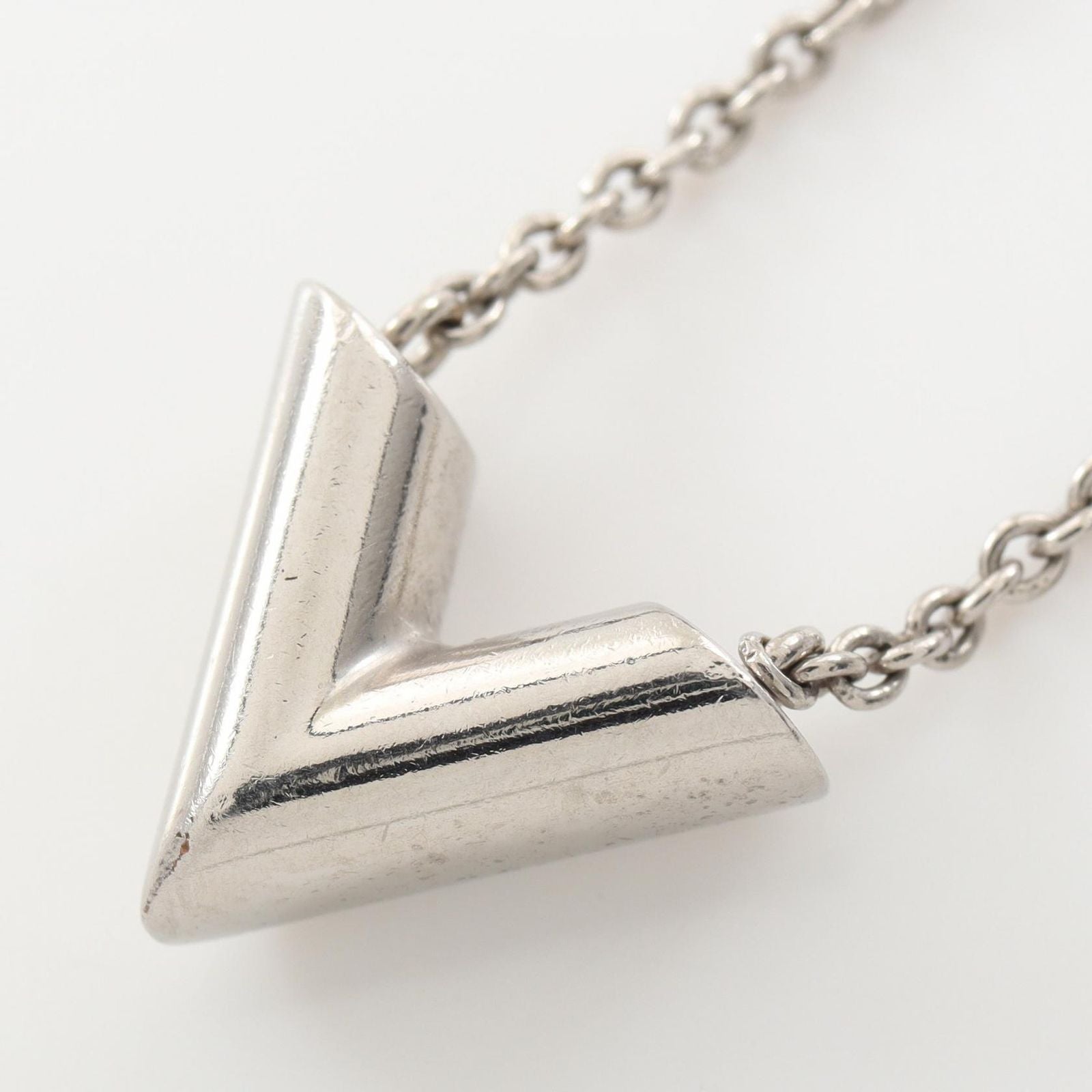 Louis Vuitton Necklace Essential Stainless Steel — view 2