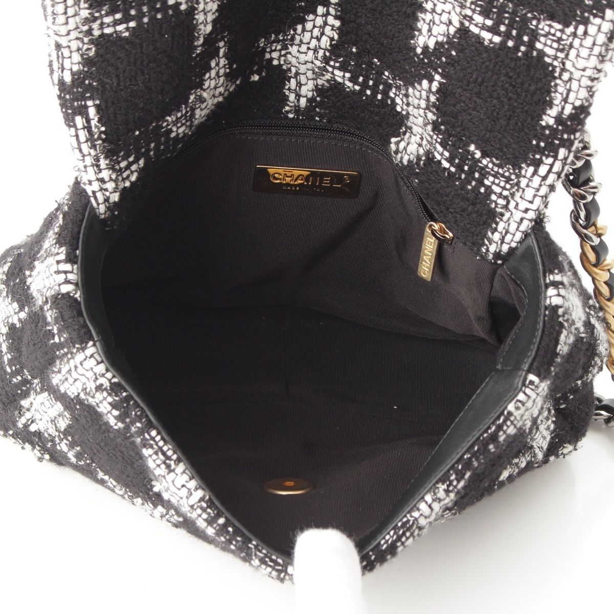 Chanel 19 Tweed Chain Shoulder Bag White Black Gold Silver — view 6