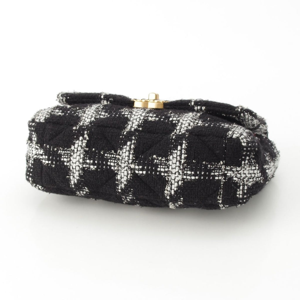 Chanel 19 Tweed Chain Shoulder Bag White Black Gold Silver — view 5