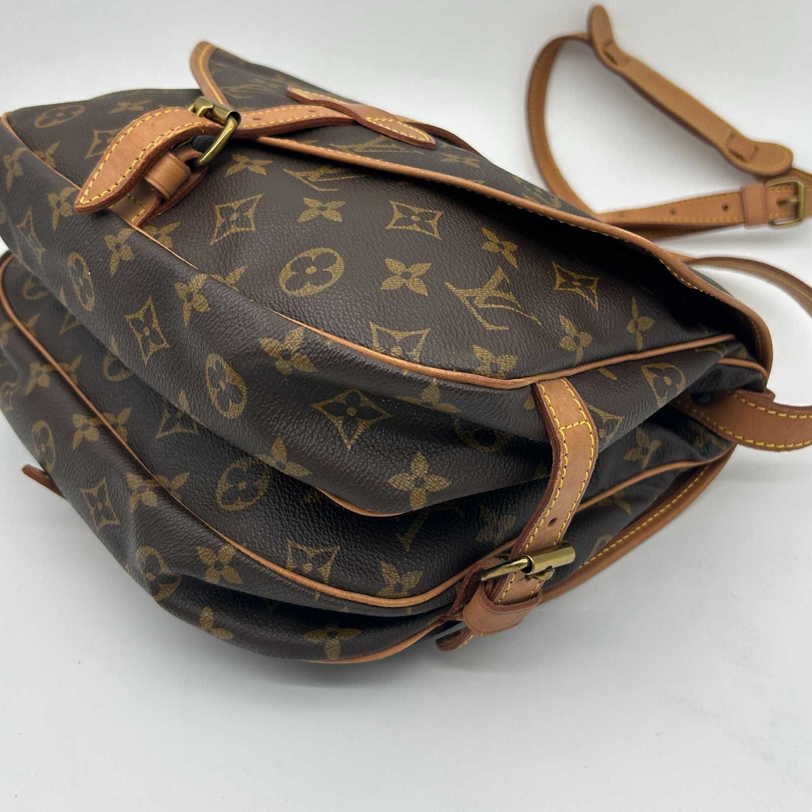 Louis Vuitton Saumur 30 Monogram — view 7