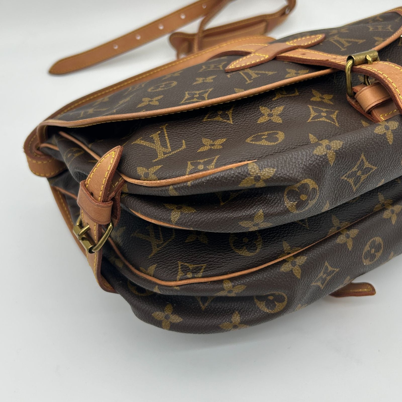 Louis Vuitton Saumur 30 Monogram — view 8