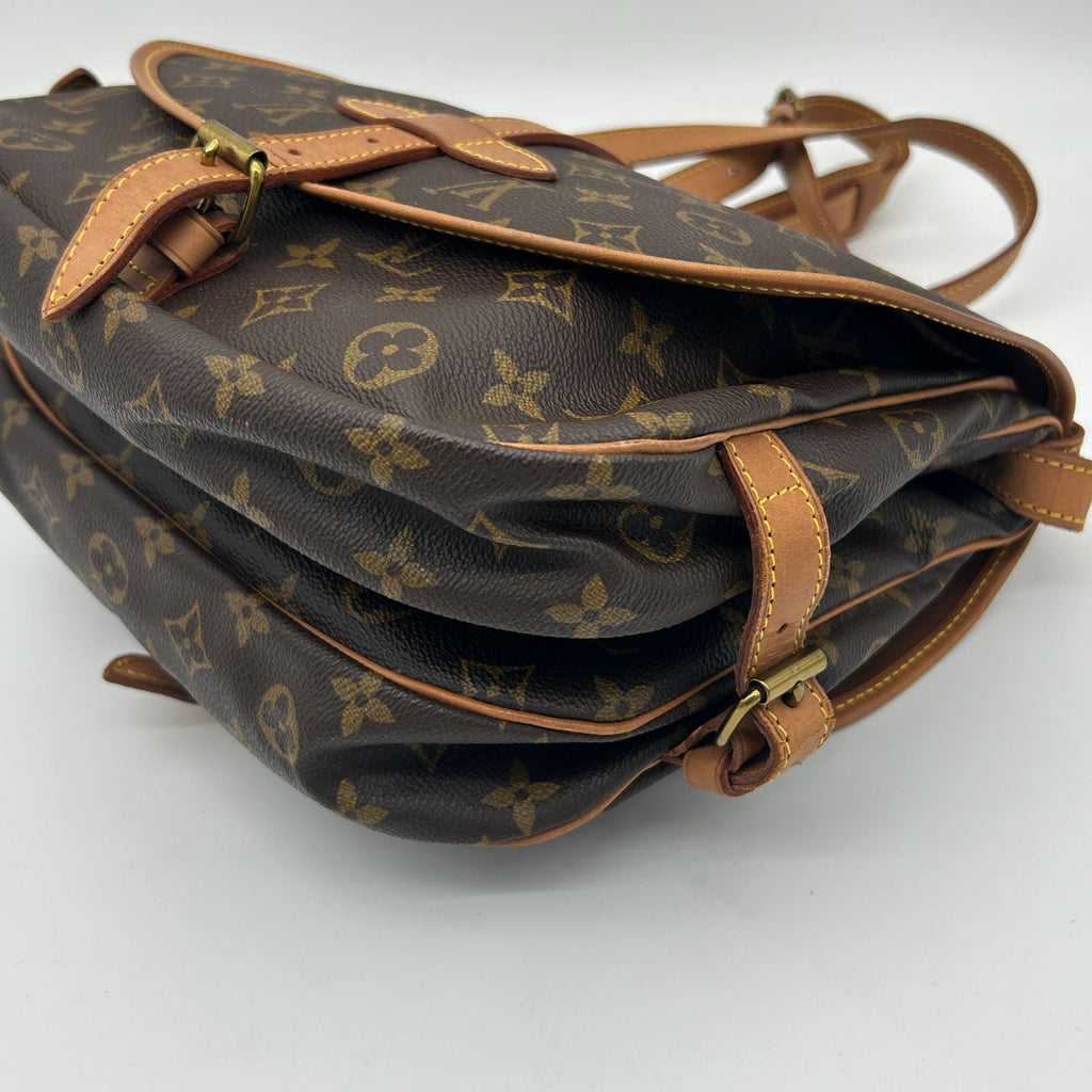 Louis Vuitton Saumur 30 Monogram — view 9