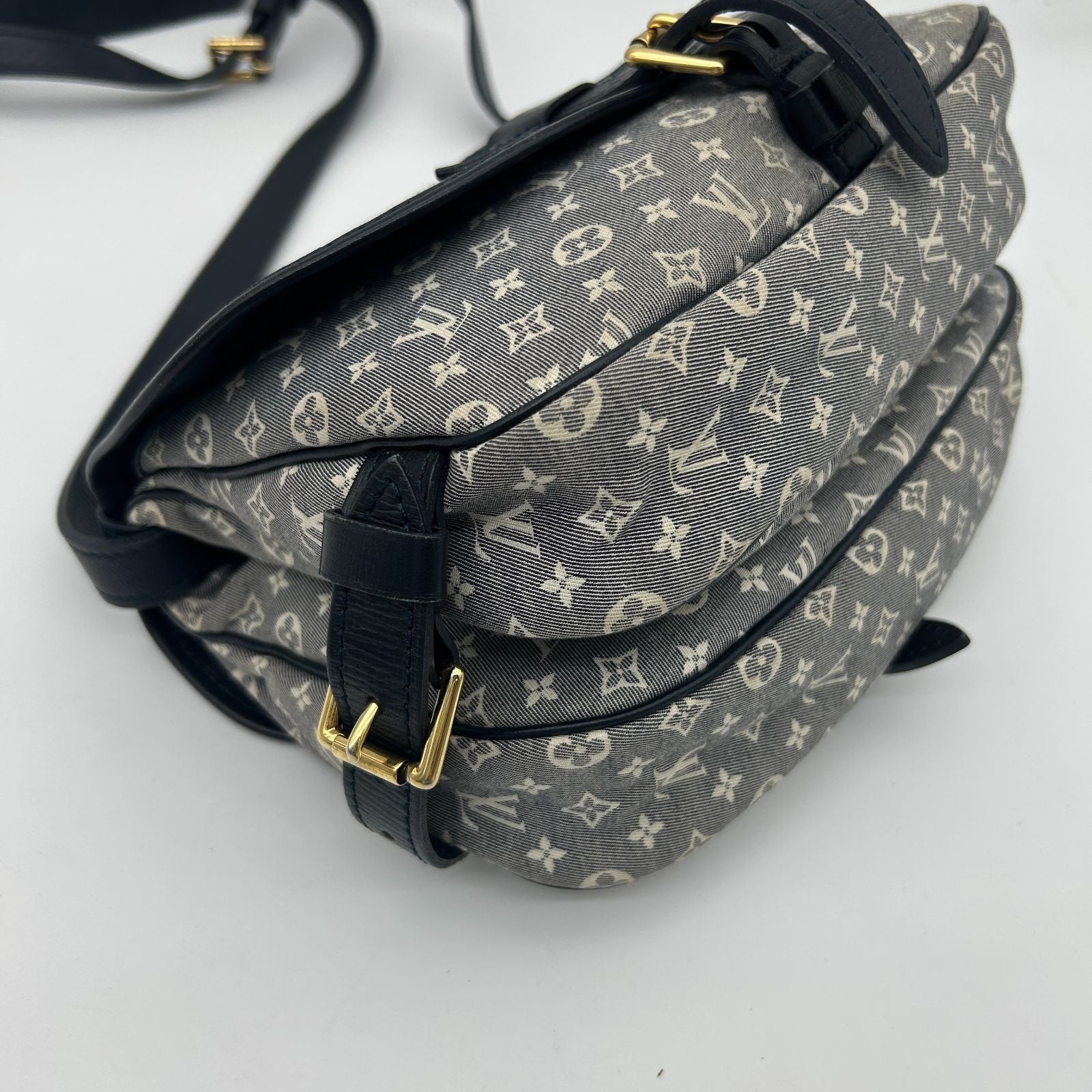 Louis Vuitton Monogram Idylle Saumur PM Shoulder Bag Crossbody Canvas Leather — view 9