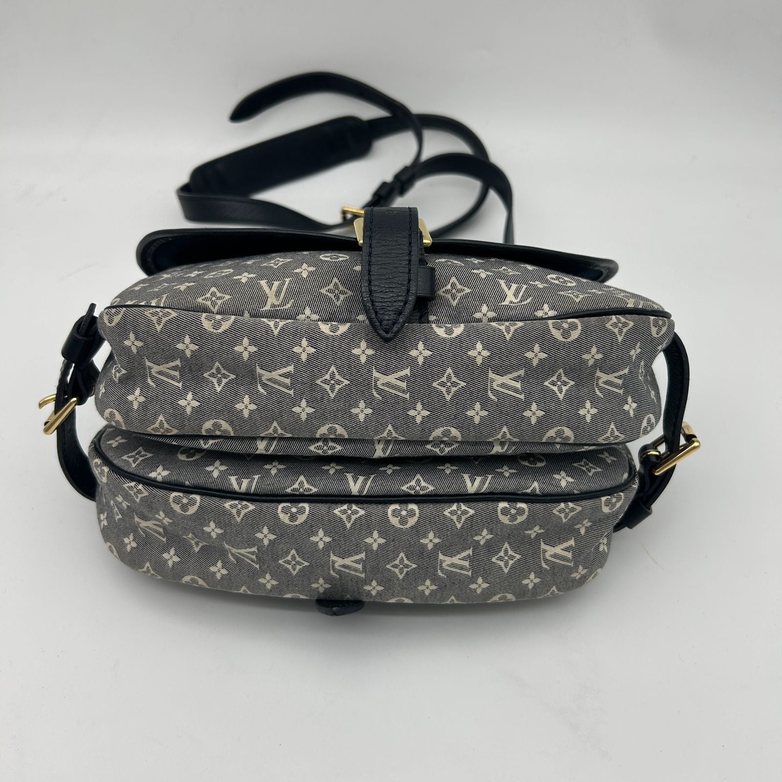Louis Vuitton Monogram Idylle Saumur PM Shoulder Bag Crossbody Canvas Leather — view 8