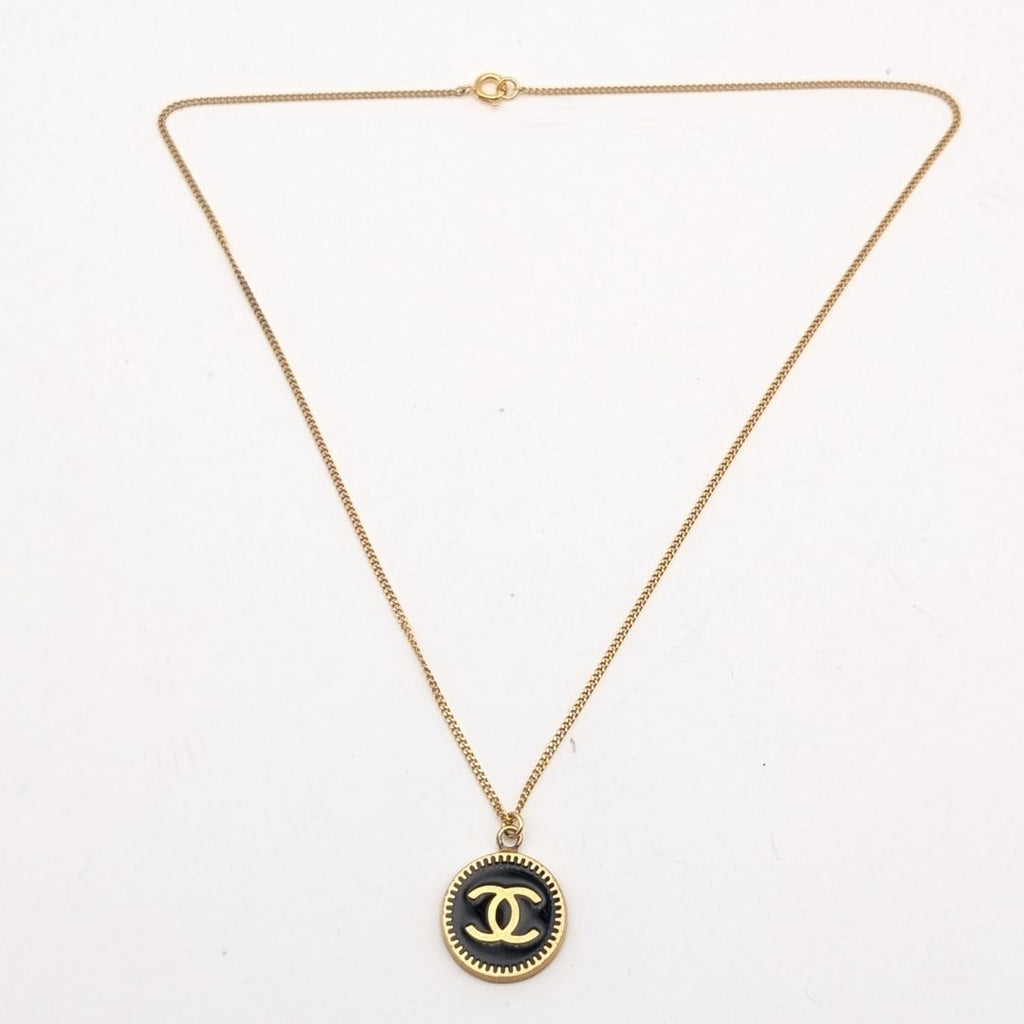 Chanel CC Logo Gold Black Pendant Round Coin Vintage — view 7