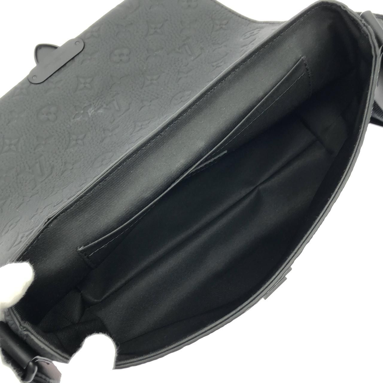 Louis Vuitton Taurillon Monogram S Cape Messenger Shoulder — view 8