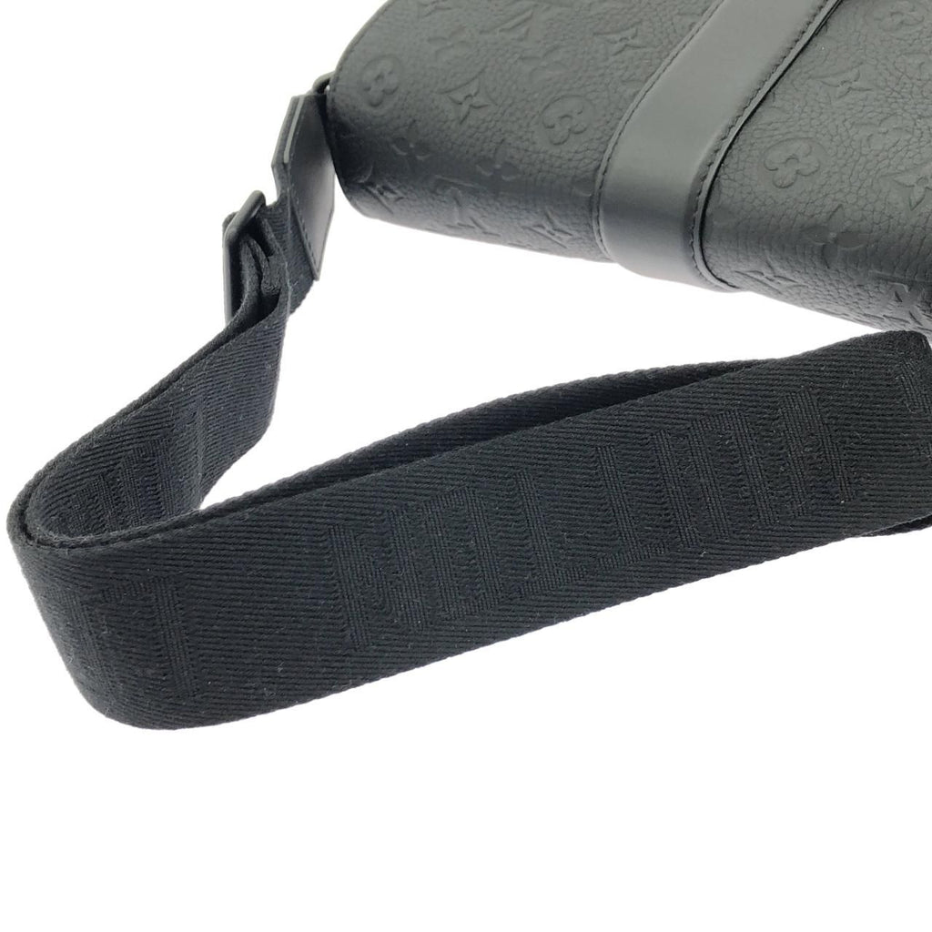 Louis Vuitton Taurillon Monogram S Cape Messenger Shoulder — view 7