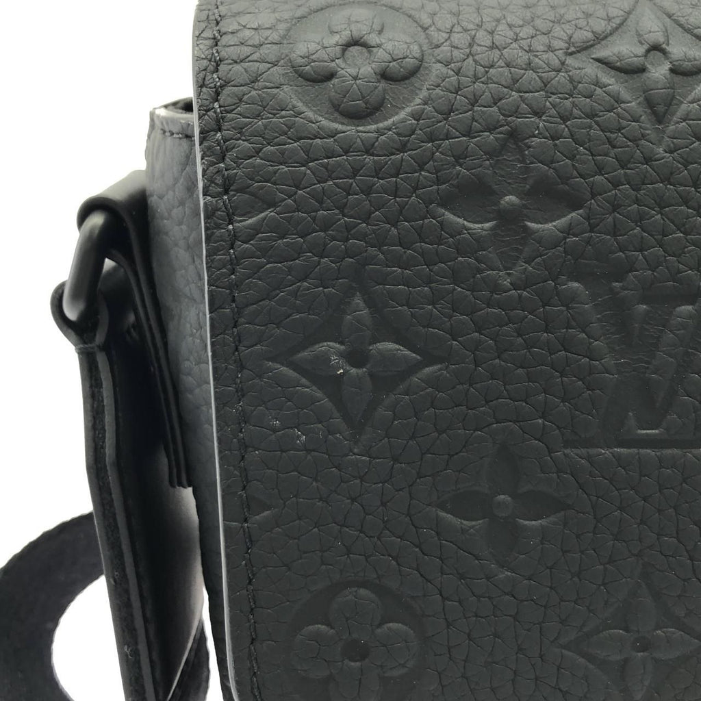 Louis Vuitton Taurillon Monogram S Cape Messenger Shoulder — view 4