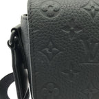 Louis Vuitton Taurillon Monogram S Cape Messenger Shoulder — view 4