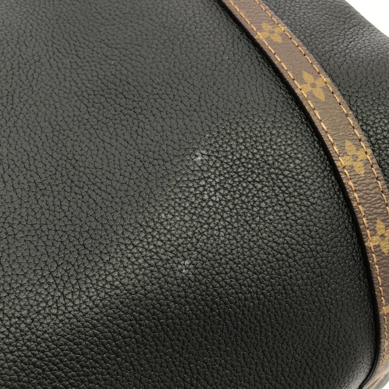 Louis Vuitton Shoulder Bag GM — view 5