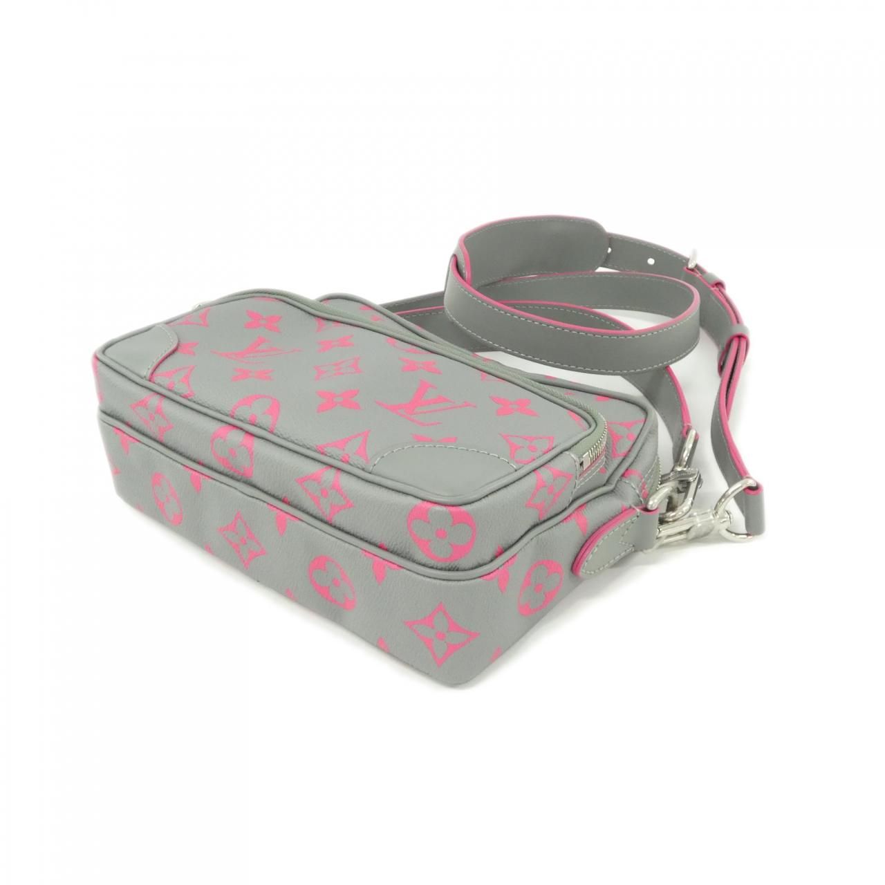 Louis Vuitton Monogram Glow Nile Shoulder — view 3