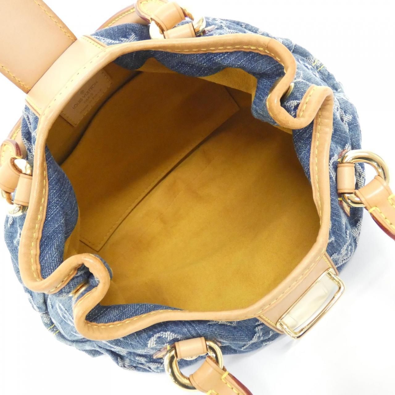 Louis Vuitton Monogram Denim Pleaty — view 9