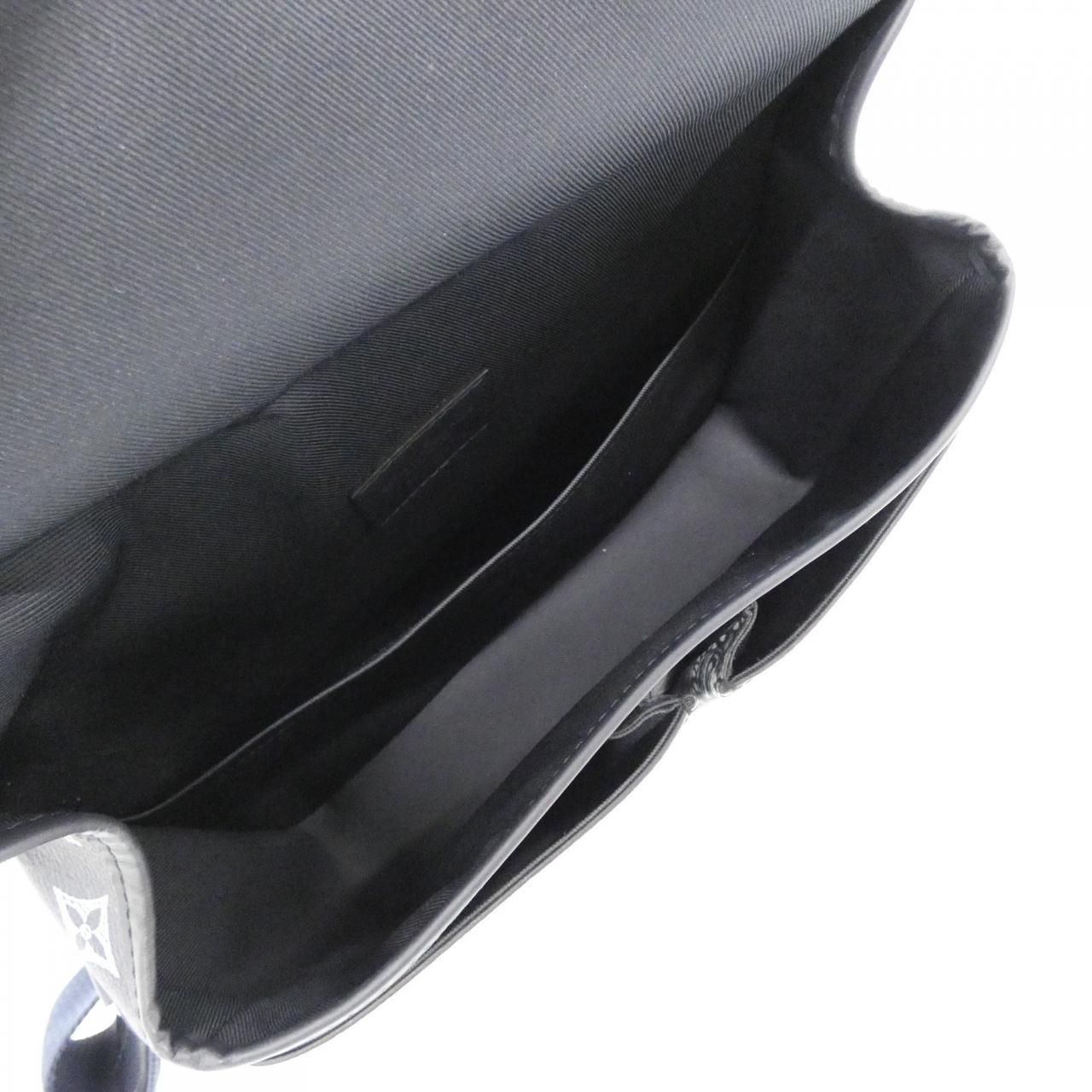 Louis Vuitton Monogram Savannah Messenger Shoulder — view 9