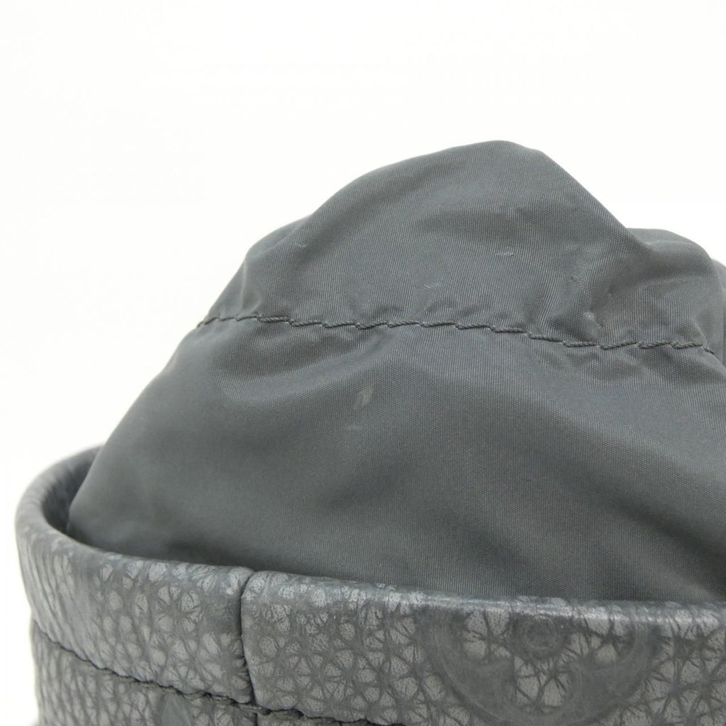 Louis Vuitton Chalk Pouch — view 4