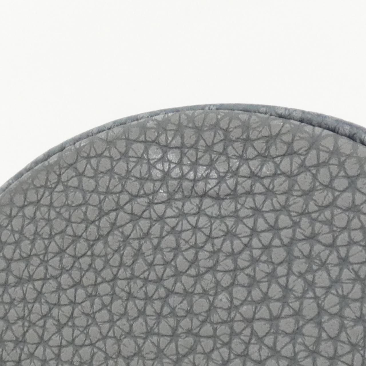 Louis Vuitton Chalk Pouch — view 3