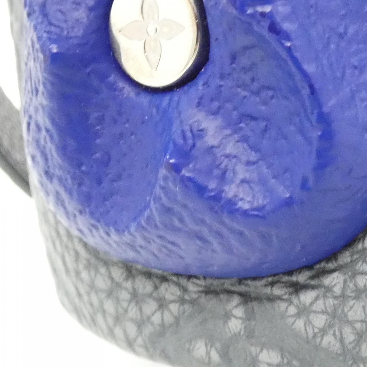 Louis Vuitton Chalk Pouch — view 7