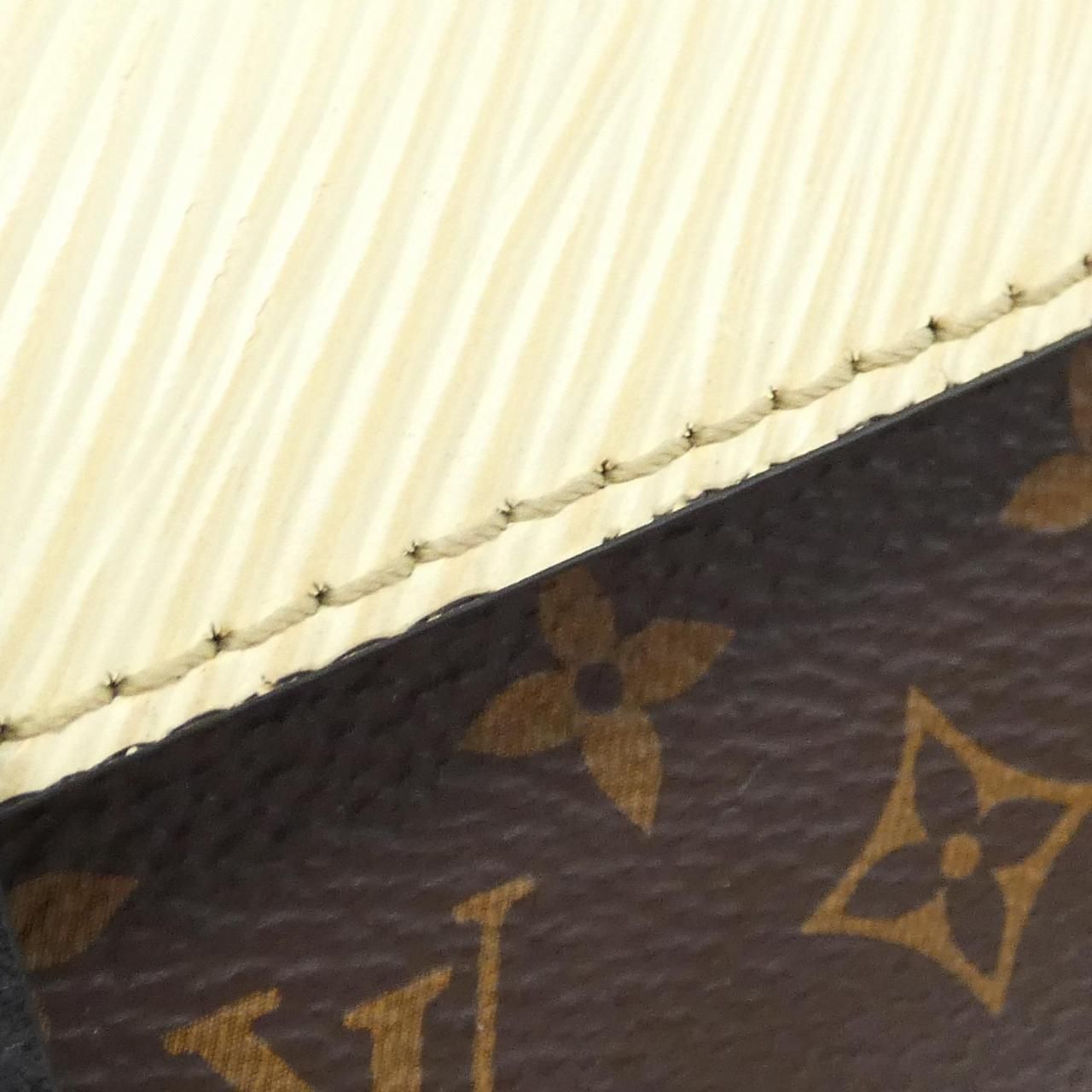 Louis Vuitton Monogram Epi Glass Case Shoulder — view 4