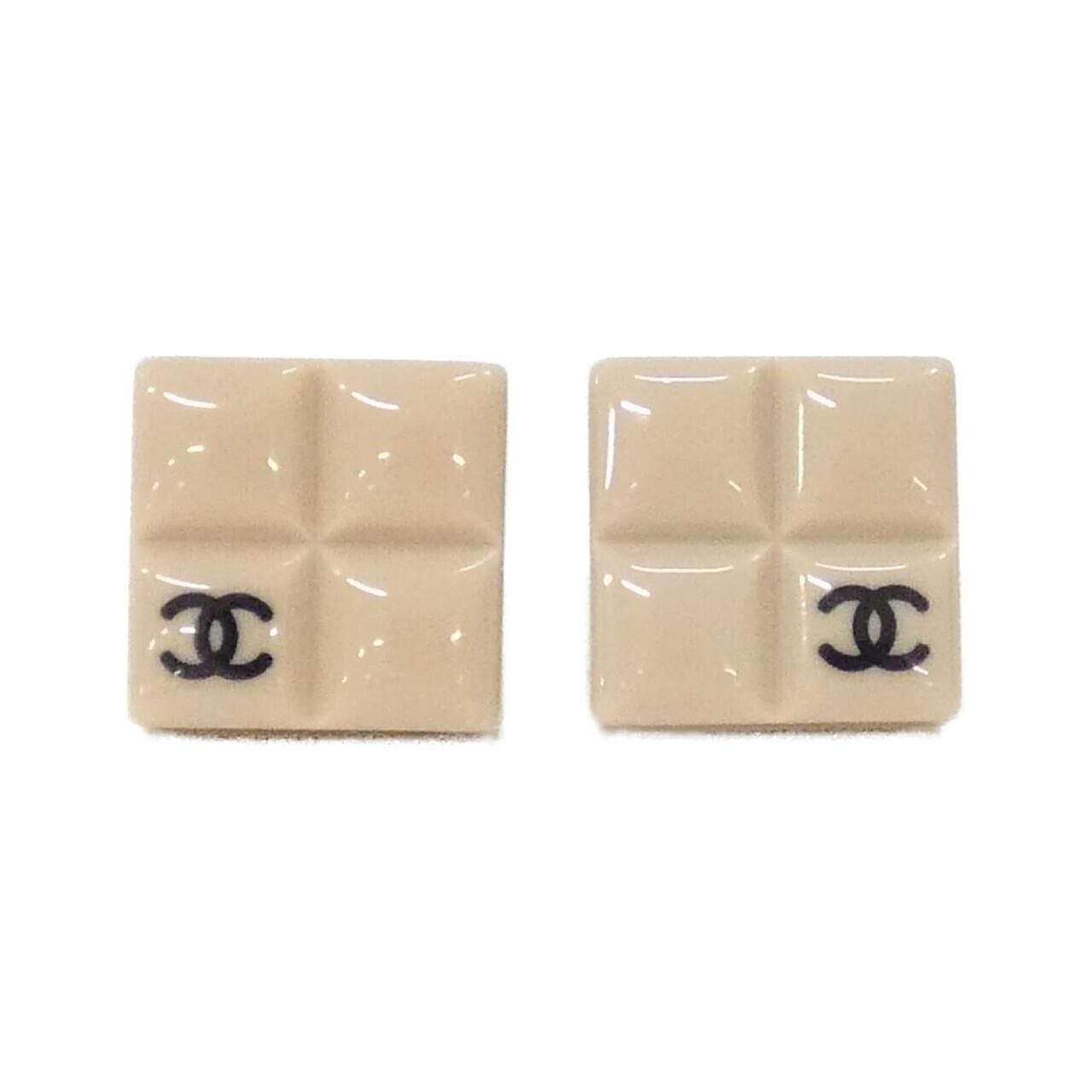 Chanel Vintage Earrings Gold