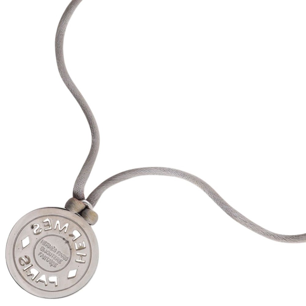Hermes Series Medallion Silk Code Bijouterie Fantaisie Metal Gray Necklace — view 3
