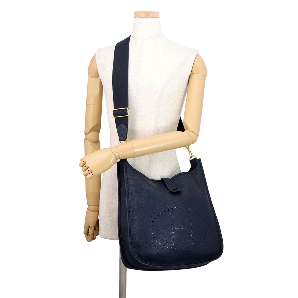 Hermes Shoulder Bag Evelyne 3 GM Blue Nuit Gold Taurillon Clemence — view 4