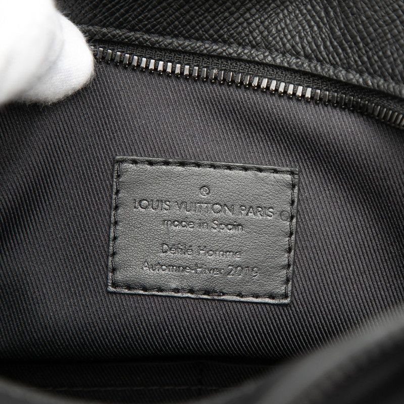 Louis Vuitton Taiga Rainbow Soft Hat Trunk Shoulder Bag Black Multicolor — view 5