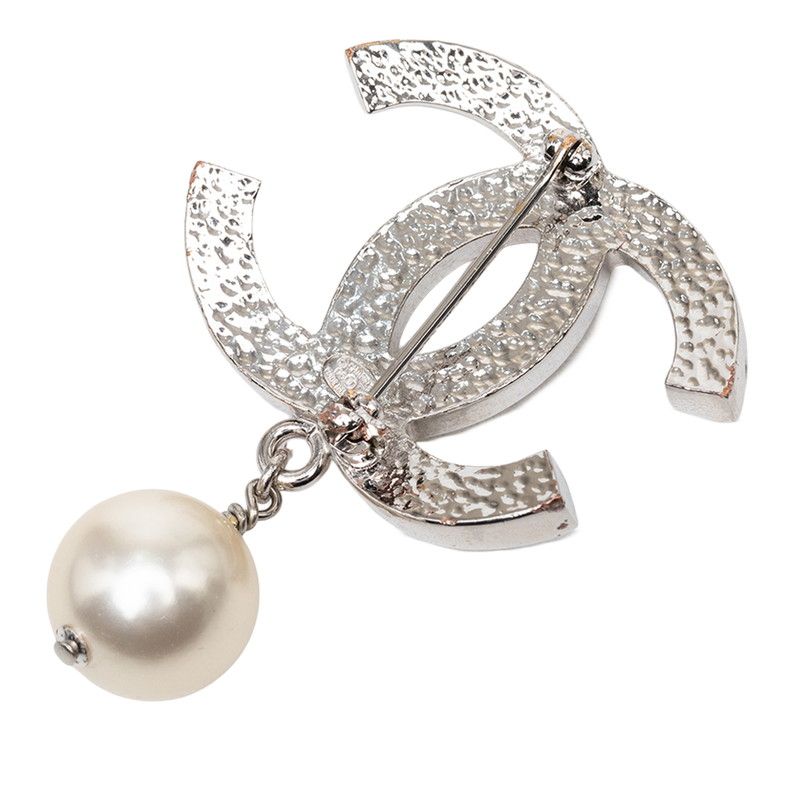 Chanel CC Logo Brooch Silver Metal Faux Pearl — view 2